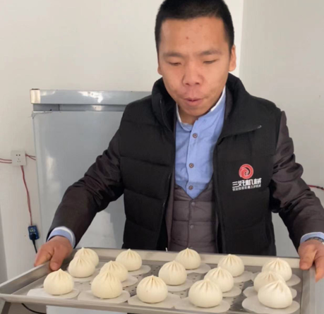 仿手工包子機(jī)制作速凍包子方法 仿手工包子機(jī)制作速凍包子方法