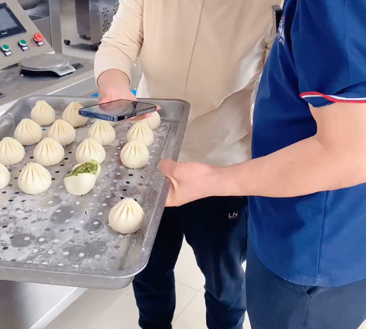 仿手工包子機(jī)怎么制作素餡包子 仿手工包子機(jī)怎么制作素餡包子