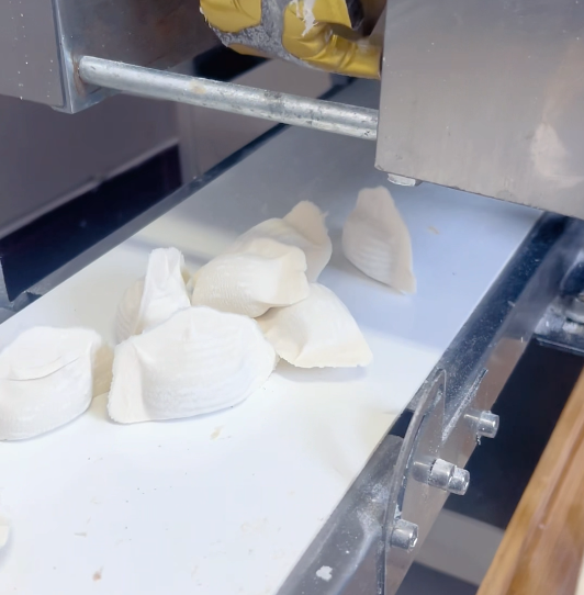 用餃子機包餃子和手工有什么區別 用餃子機包餃子和手工有什么區別