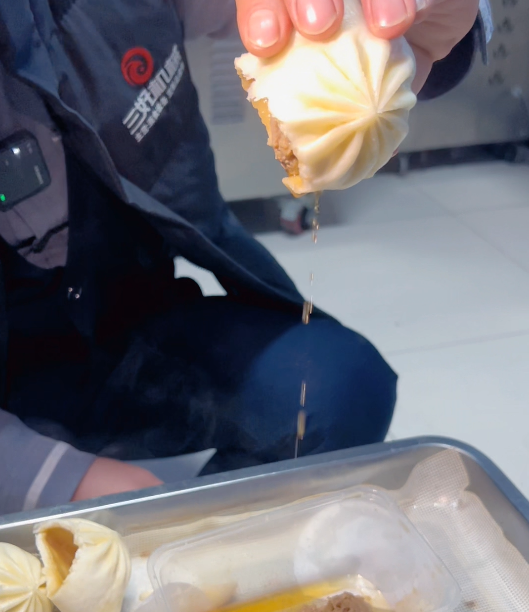 包子鋪想靠速凍生坯包子逆襲，用包子機(jī)學(xué)技術(shù)收費(fèi)嗎？