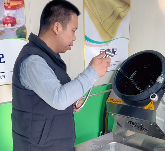 炒菜機(jī)怎么清洗 炒菜機(jī)怎么清洗